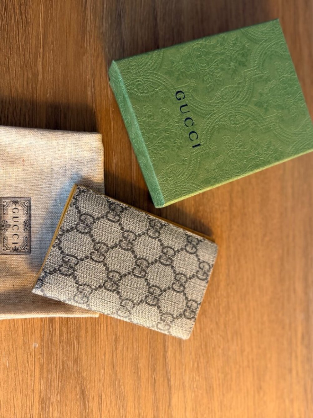 Gucci Yellow Interior GG Long Card Case - Picture 4 of 4